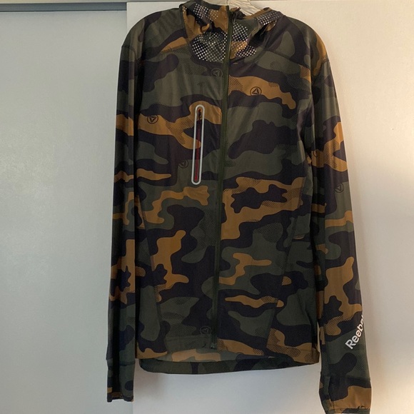 Reebok Other - Lightweight Camo Hooded Reebok Jacket Mens Medium